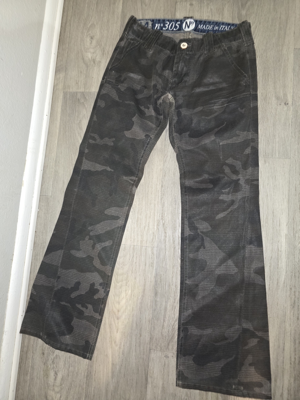 Women's Straight-Leg Camouflage Pants - Black